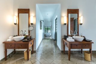 Badezimmer mit Naturstein
